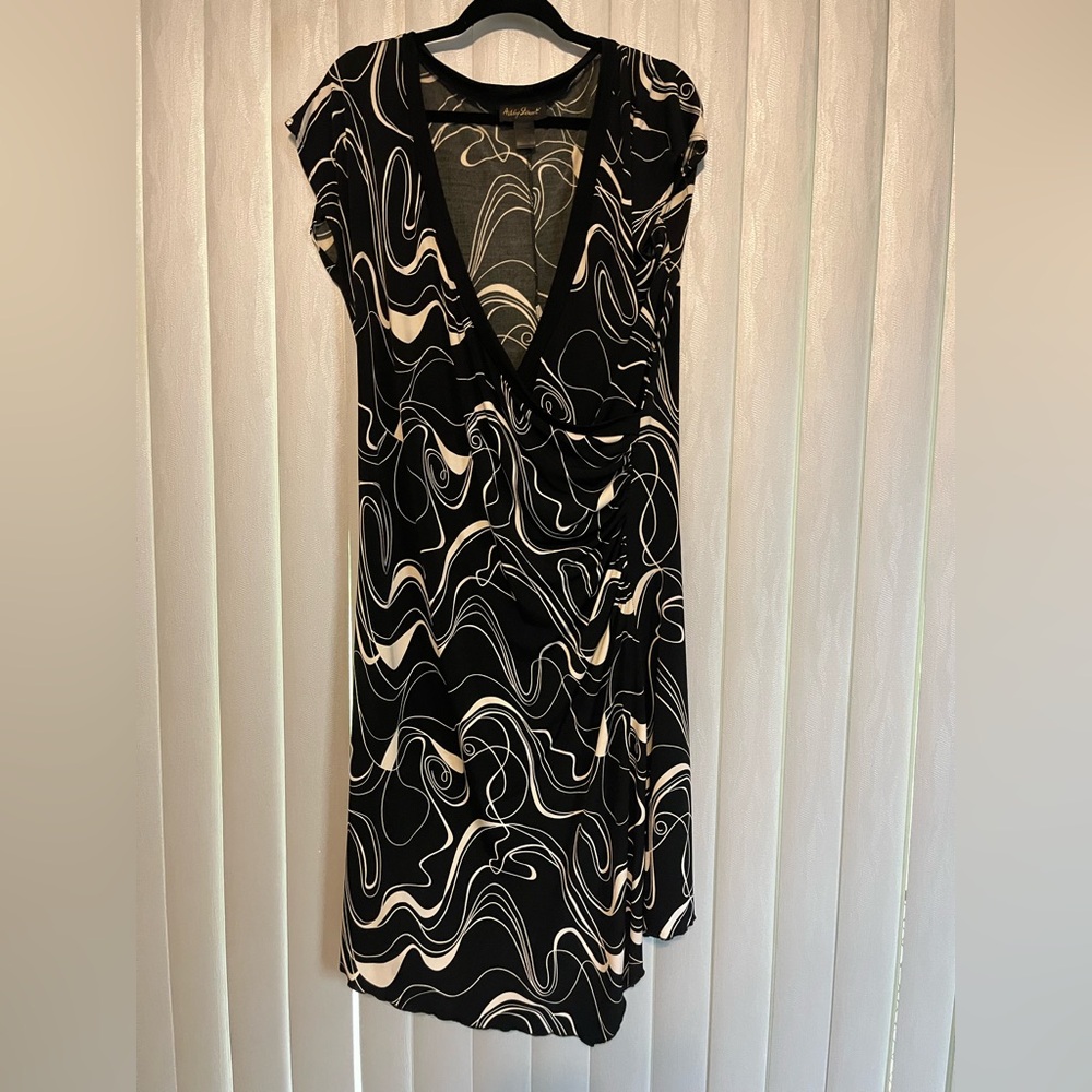 Ashley Stewart  Black and white print dress